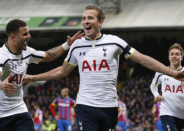 足球欧冠豪门锁定小组第一提前晋级（欧冠豪门稳居小组头名前提前出线）