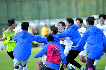 纳瓦罗预感哈兰德会复制姆巴佩的历程，“小蜘蛛”要加强核心力量（纳瓦罗：哈兰德或将走上姆巴佩相似之路，“小蜘蛛”需提升核心力量）