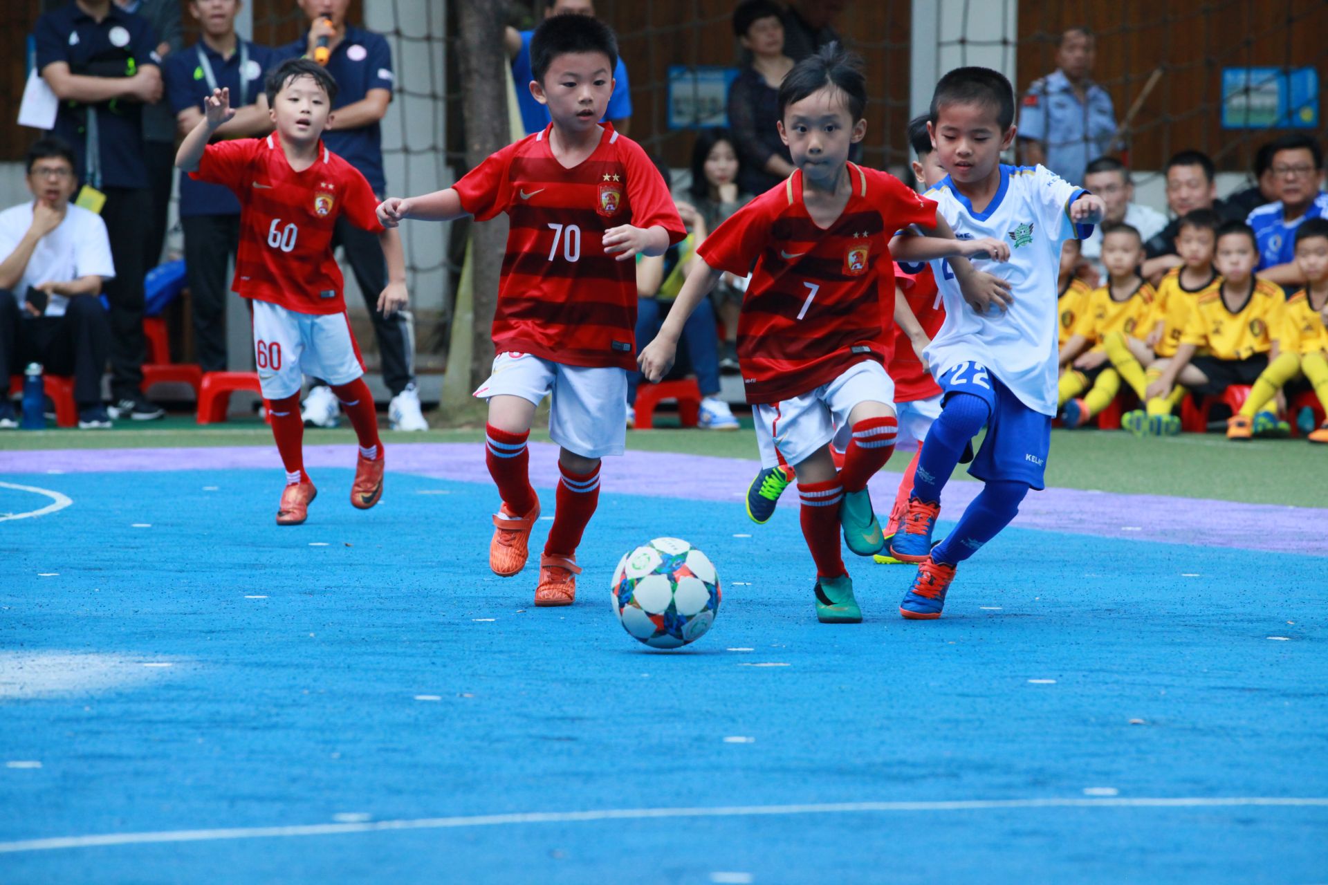 德拉富恩特：赢球是最难的，这种提醒时不时来一下也不是坏事（德拉富恩特：取胜最艰难，偶尔的警醒也是好事）