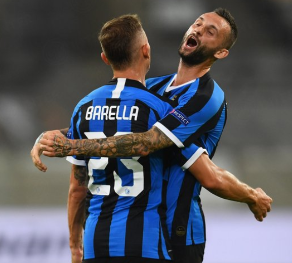 巴西前锋胡尔克39岁仍在巅峰状态！胡尔克在本赛季...（39岁胡尔克巅峰不减：巴西锋霸本赛季持续高光）