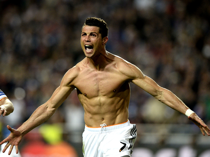 米体：罗马希望租借+买断齐尔克泽，买断费将不低于3500万欧（据米体报道，罗马计划先租后买引进齐尔克泽，买断费用至少3500万欧元）