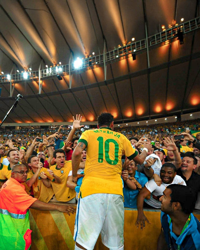 国米迎来6分之战！右路首发奥古弃攻主守，全面遏制对手两核心！（国米迎六分大战：右路首发奥古重防轻攻，全面压制对手双核）