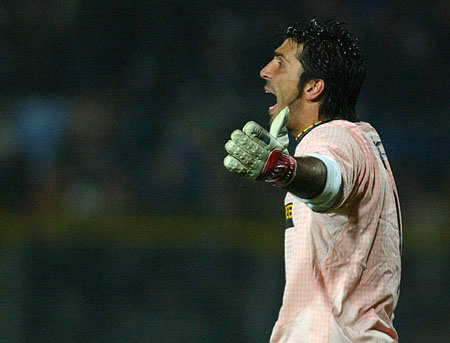 王洪亮：美国巴西身体强太多；若早跟她们踢热身赛或许会好些（王洪亮：美国、巴西对抗强度占优；若早安排热身赛或可改善表现）