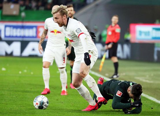 美记：勇士有意得到特雷·墨菲，可能围绕库明加打造交易方案（据美媒报道，勇士有意引进特雷-墨菲，或以库明加为核心筹划交易）