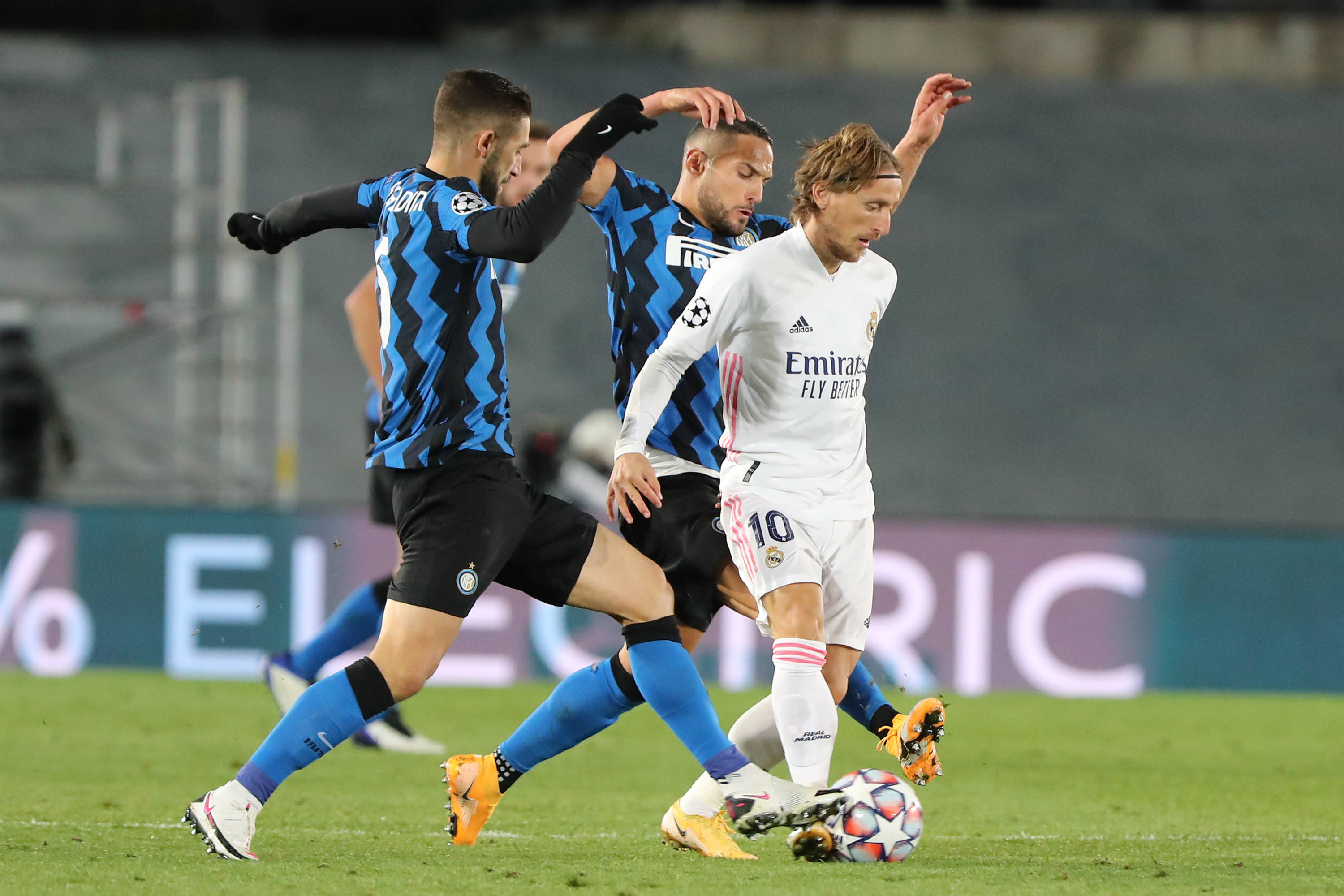 ATP总决赛第2日综述：弗里茨横扫穆塞蒂，辛纳室内硬地27连胜（ATP年终总决赛第2比赛日战报：弗里茨轻取穆塞蒂，辛纳室内硬地连胜刷新至27场）