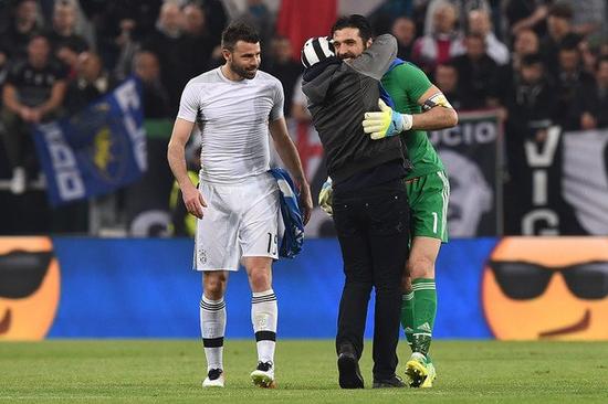 近6轮输5场仅排第8！红军主帅仍获得球队上下的支持（近6战5败仅居第8，红军主帅仍获球队上下力挺）
