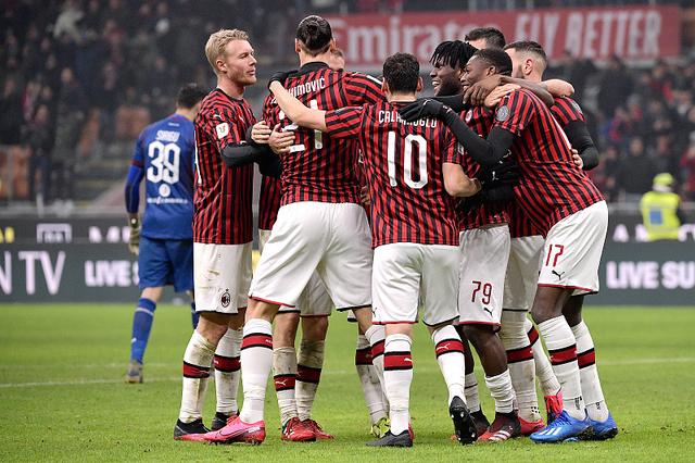 卡卢卢：斯帕莱蒂要求很高；我们可以随时切换三后卫或四后卫（卡卢卢：斯帕莱蒂标准很高 我们可随时切换三／四后卫阵型）