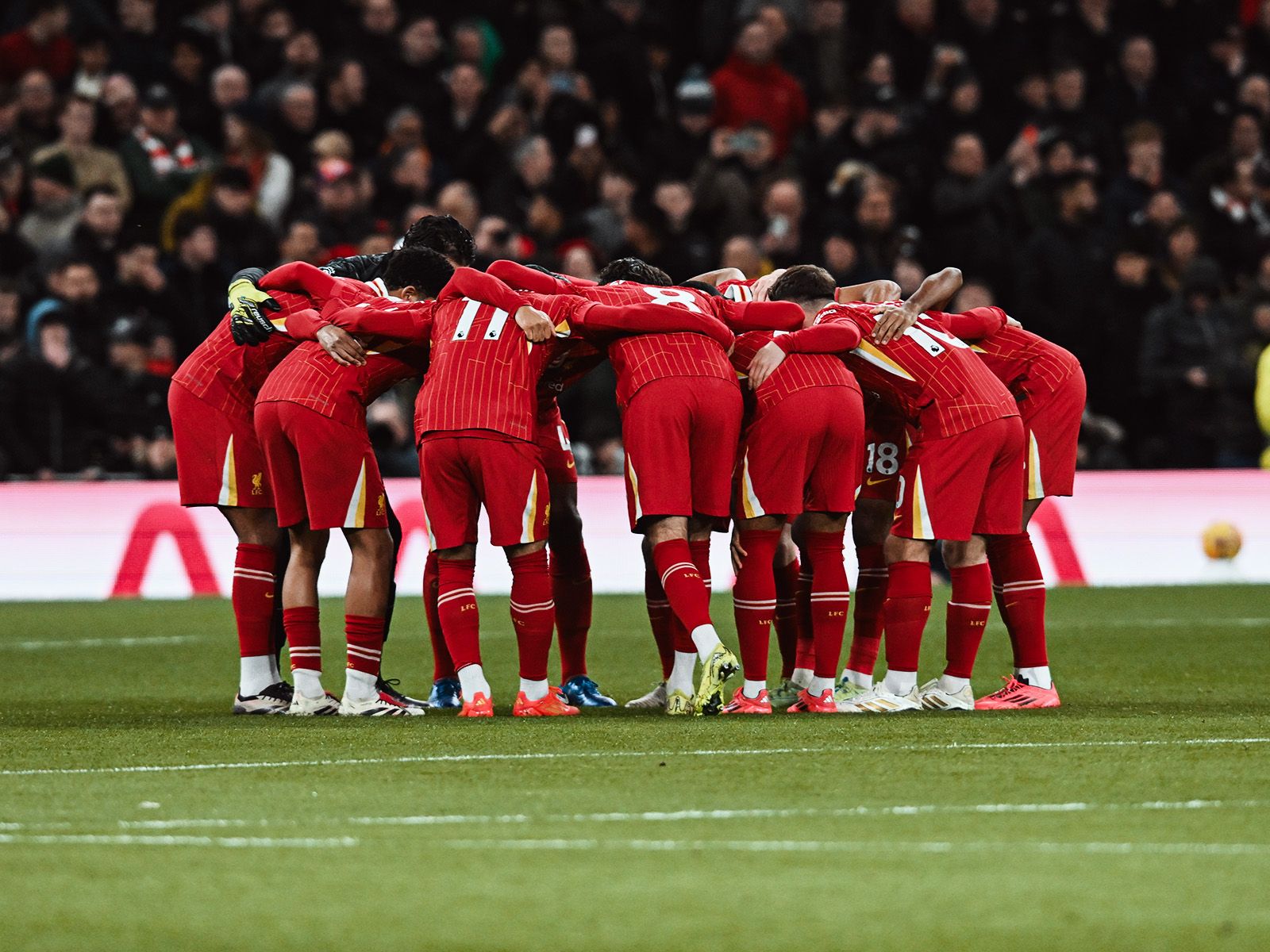 吕文君庆祝夺冠：是海港的三连冠，更是上海的三连冠（吕文君：不仅是海港三连冠，也是上海的三连冠）