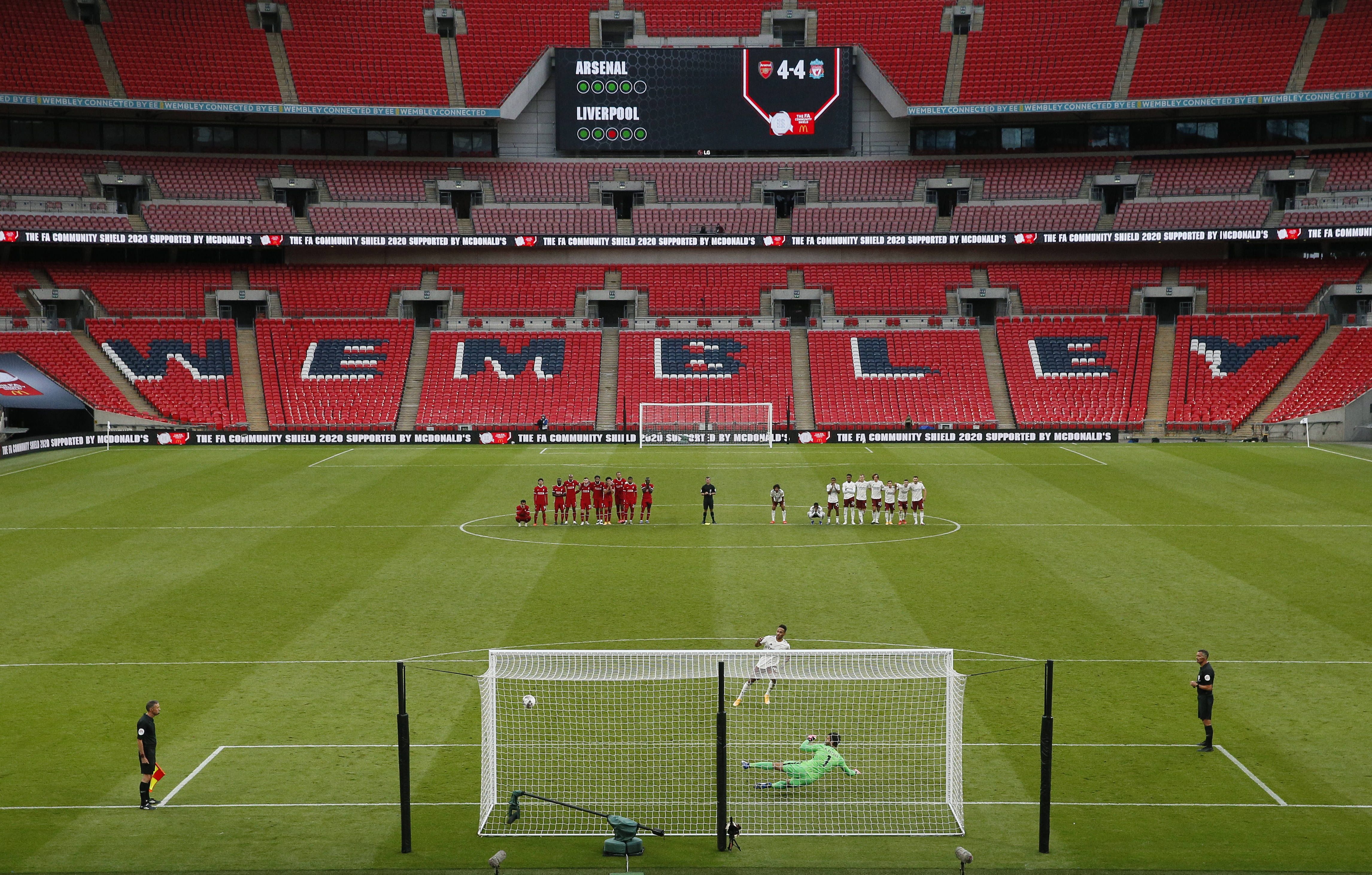 贝蒂斯2-0客胜十人塞维利亚，福尔纳尔斯、阿尔蒂米拉破门（塞维利亚少打一人主场0-2不敌贝蒂斯，福尔纳尔斯与阿尔蒂米拉建功）